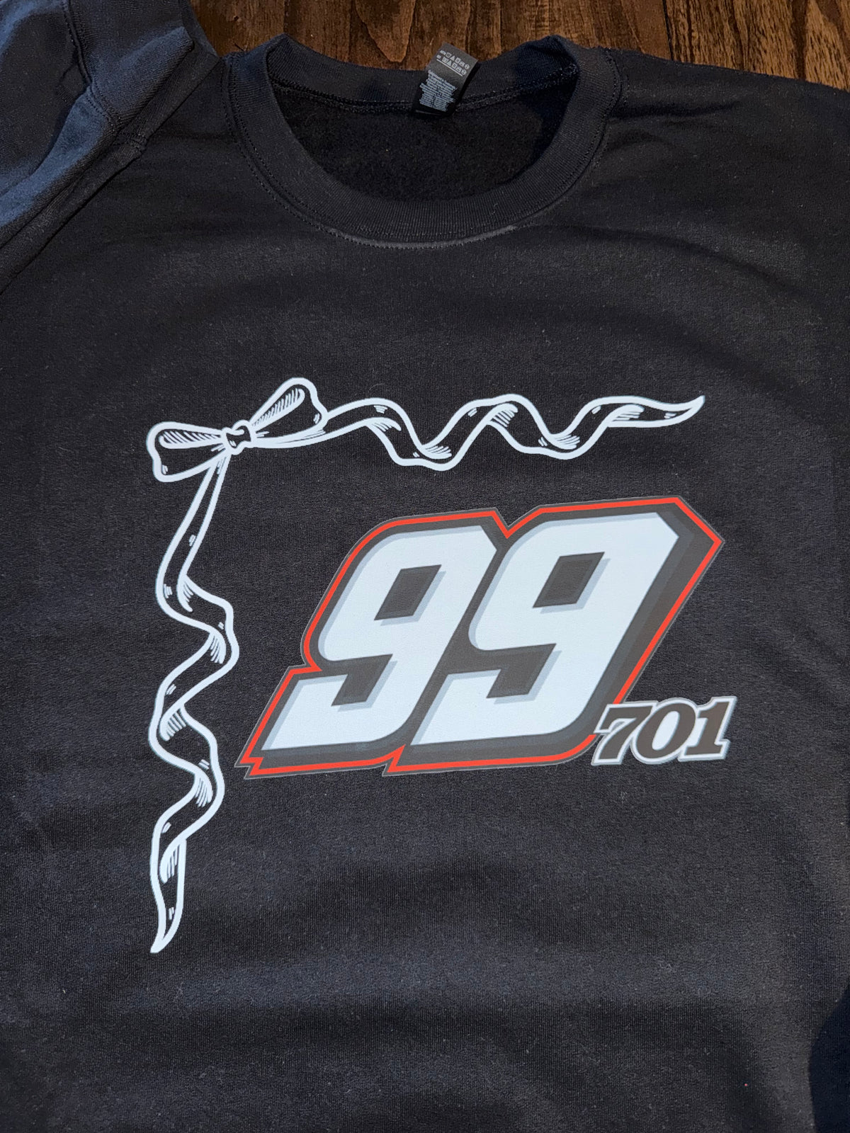 Bow with number file and last name - Crewneck