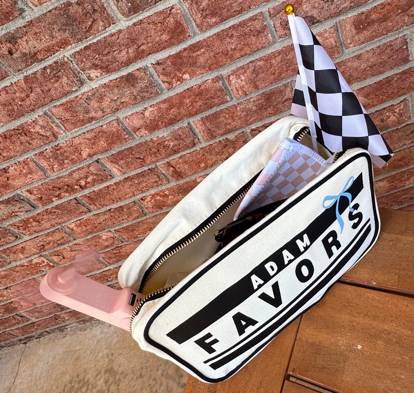 Customizable Trimmed Pouch